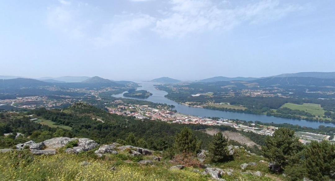Oasis Inn Pedornes Екстериор снимка